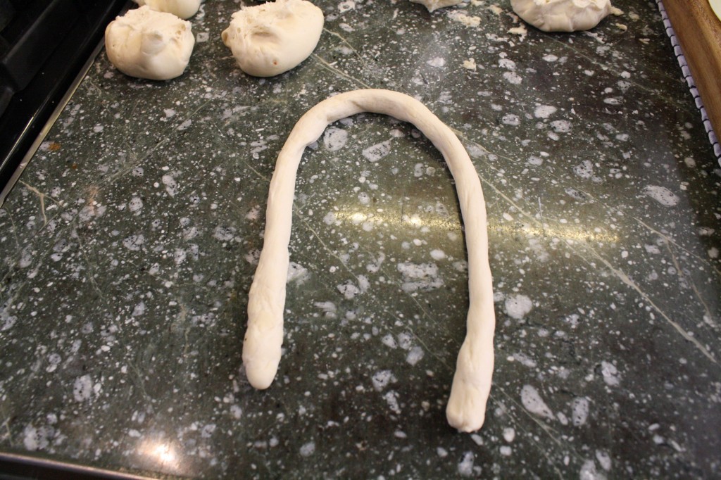 Step 1 pretzel shaping: The Loop